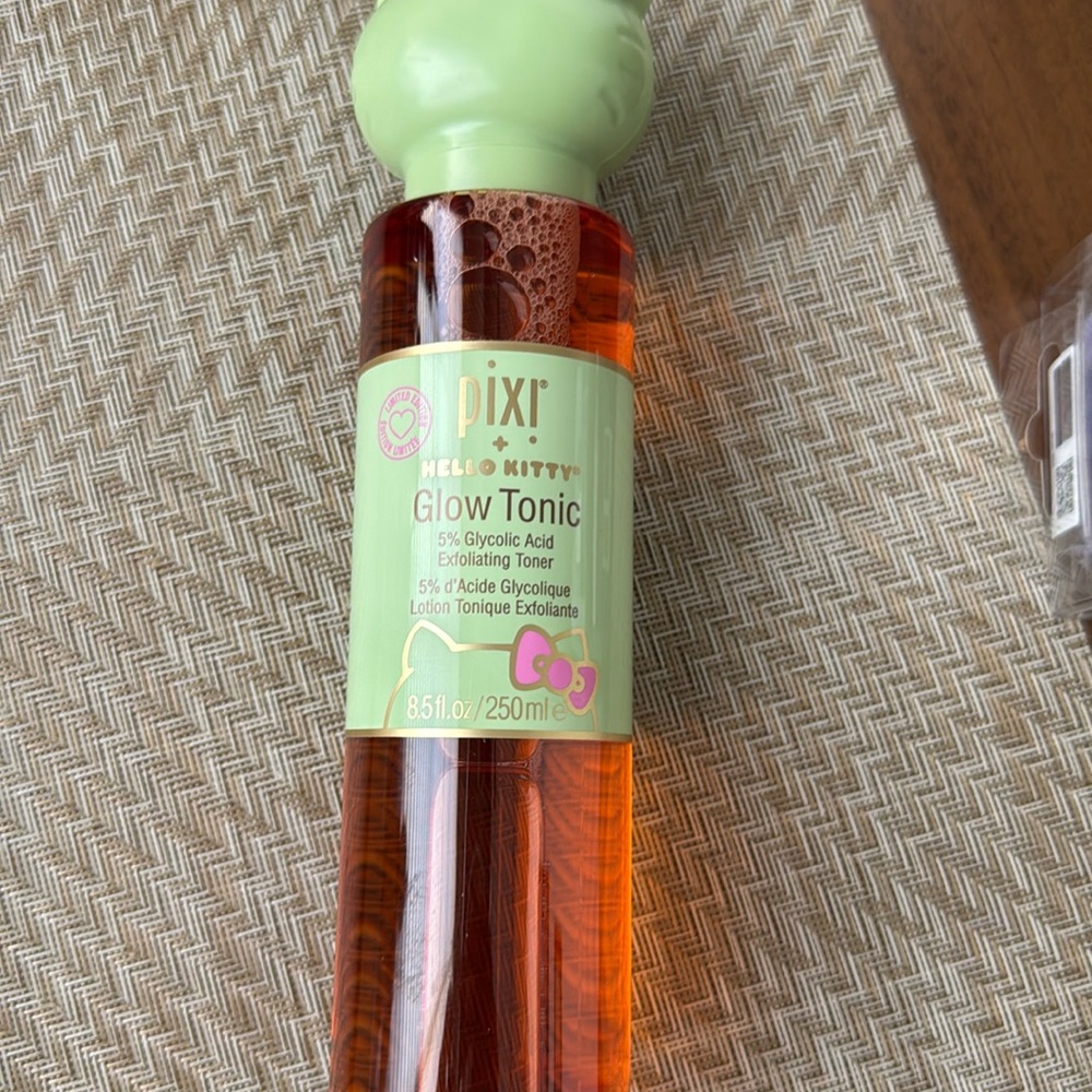 Pixi x hello kitty glow tonic